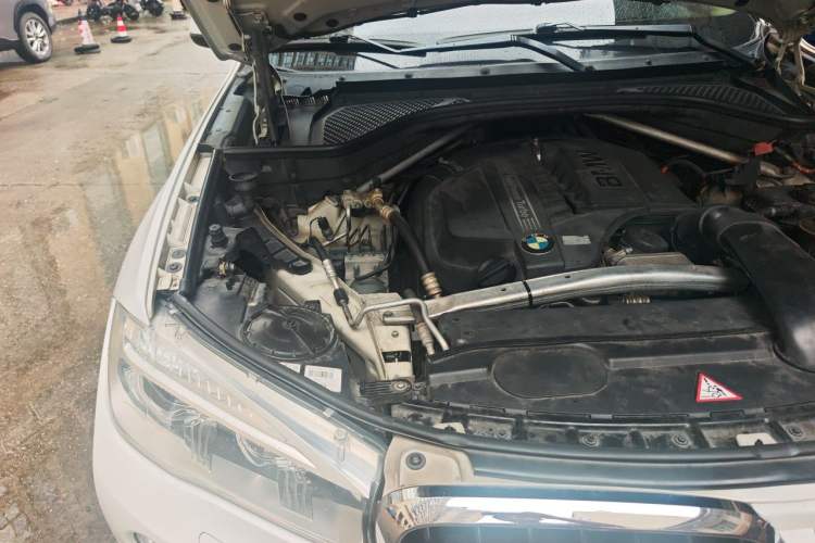 Used BMW X6 2015 xDrive35i Luxury Edition Engine Bay Right