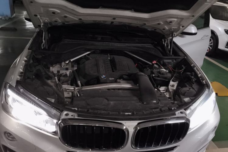 Used BMW X6 2015 xDrive35i Leading Model Engine Bay