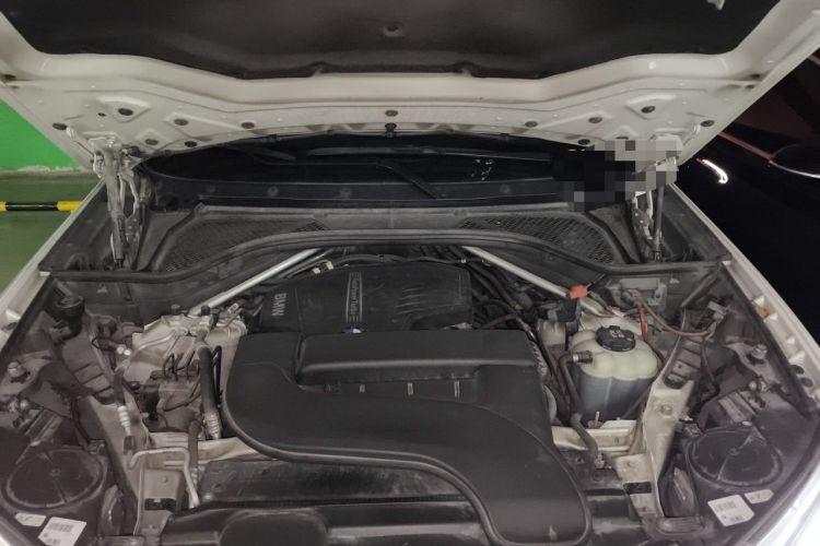 Used BMW X6 2015 xDrive28i Engine Bay