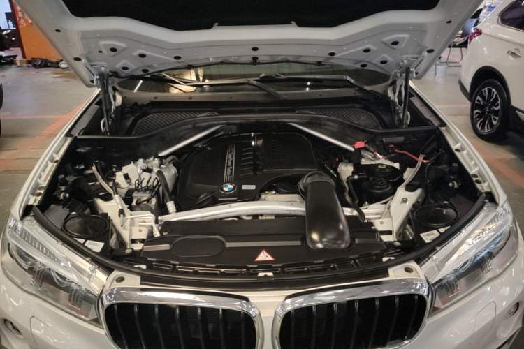 Used BMW X6 2015 xDrive35i Leading Model Engine Bay