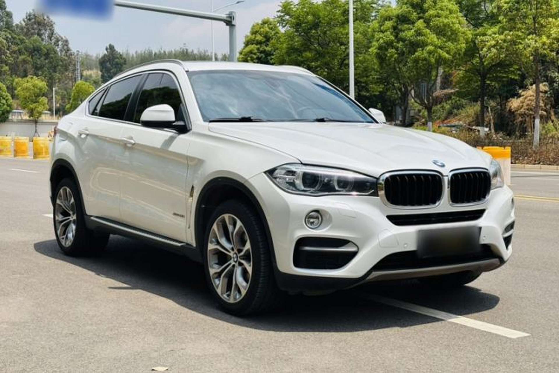 Used BMW X6 2015 xDrive35i Luxury Edition Exterior 2