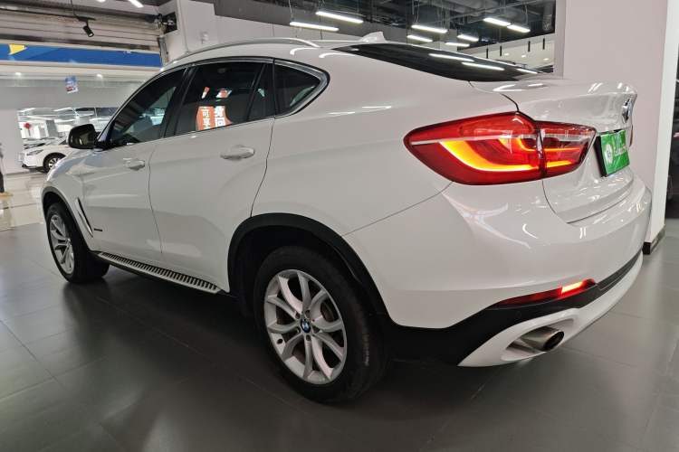 Used BMW X6 2015 xDrive35i Leading Model Exterior 3
