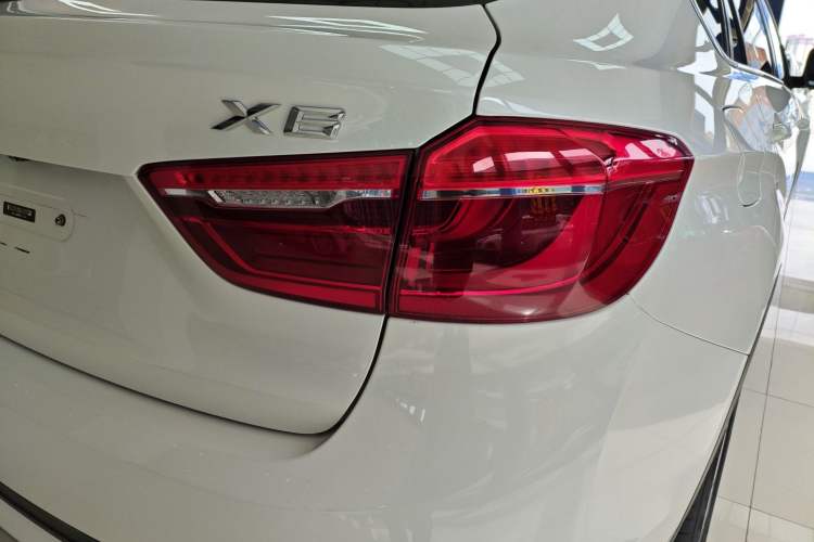 Used BMW X6 2015 xDrive35i Leading Model Exterior 4