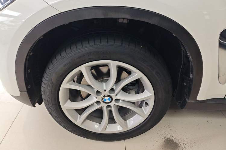 Used BMW X6 2015 xDrive35i Leading Model Exterior 5