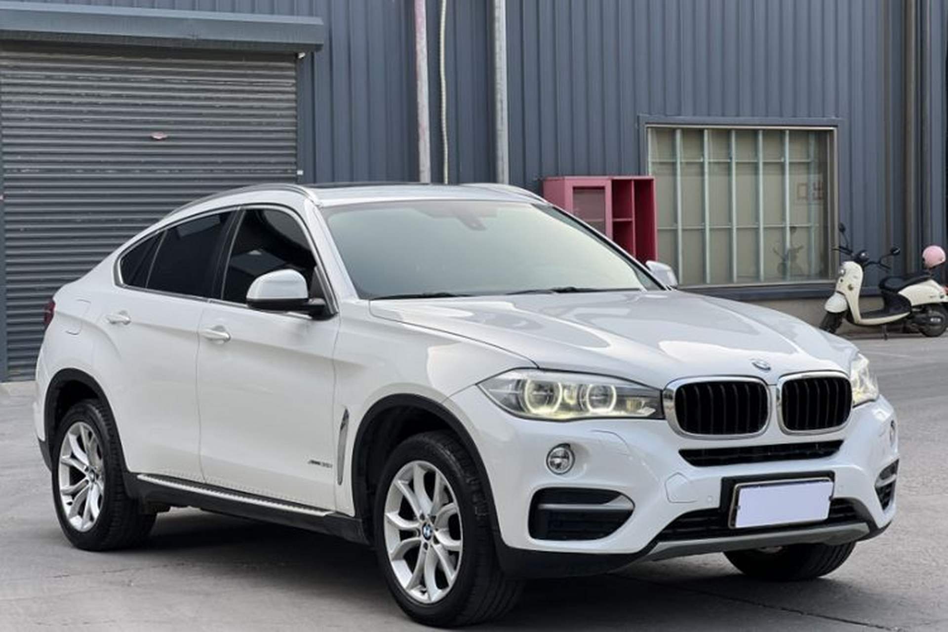 Used BMW X6 2015 xDrive35i U.S. specification Exterior 5