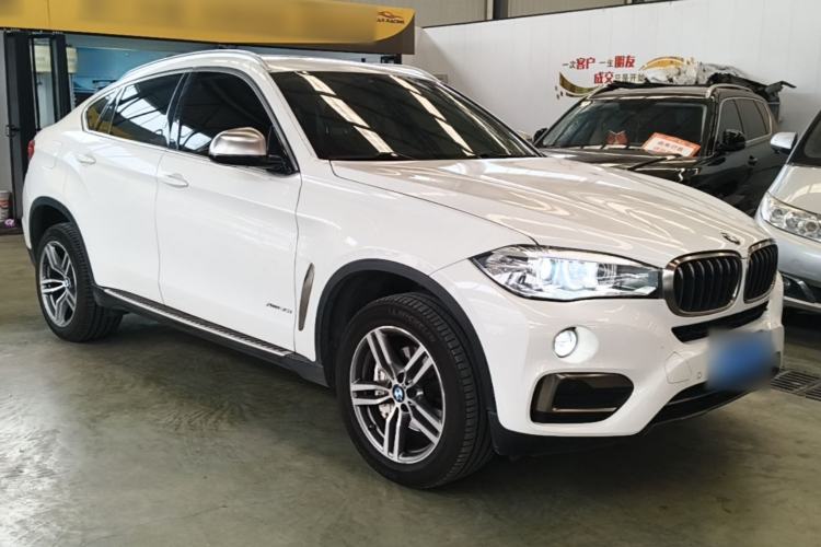 Used BMW X6 2015 xDrive35i U.S. specification Front Right 45 Deg