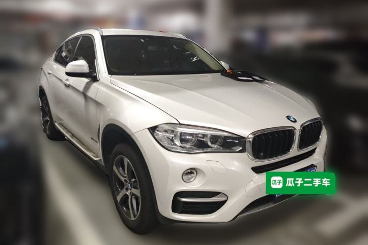 Used BMW X6 2015 xDrive35i Leading Model Front Right 45 Deg