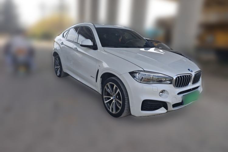 Used BMW X6 2015 xDrive50i M Sport model Front Right 45 Deg