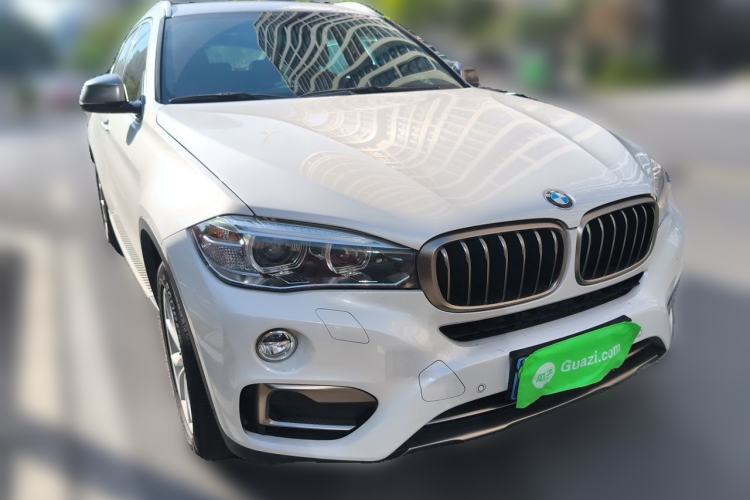 Used BMW X6 2015 xDrive28i Front Right 45 Deg