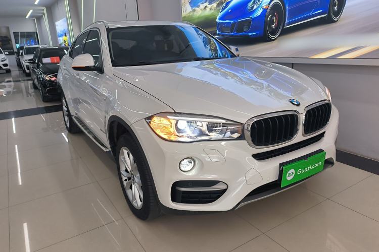 Used BMW X6 2015 xDrive35i Leading Model Front Right 45 Deg