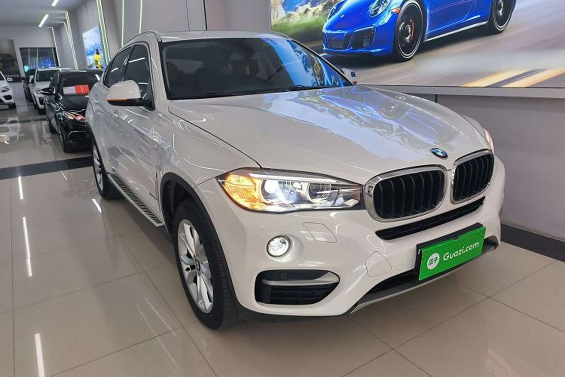 Used BMW X6 2015 xDrive35i Leading Model Front Right 45 Deg