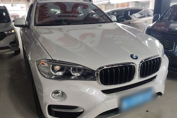 Used BMW X6 2015 xDrive28i Front Right 45 Deg