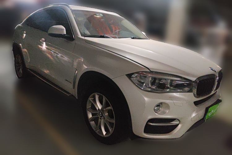 Used BMW X6 2015 xDrive35i Leading Model Front Right 45 Deg
