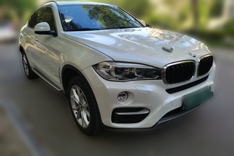 Used BMW X6 2015 xDrive28i Front Right 45 Deg