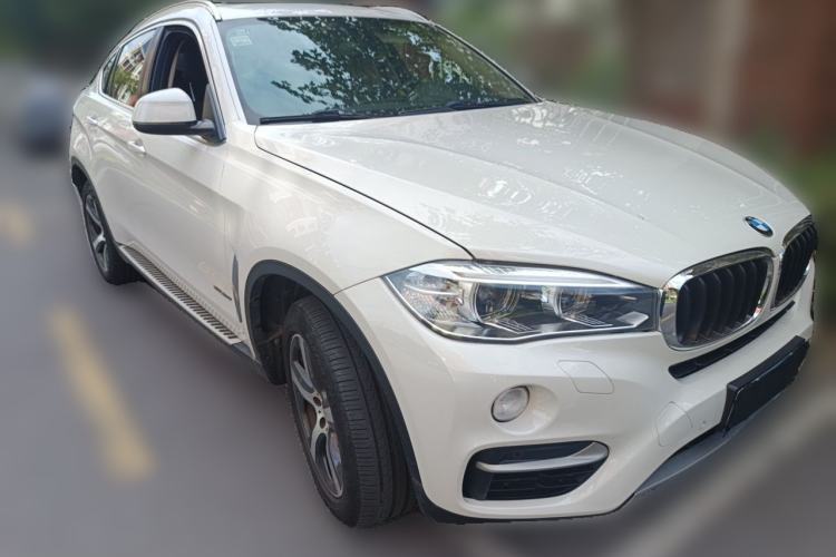 Used BMW X6 2015 xDrive35i Leading Model Front Right 45 Deg