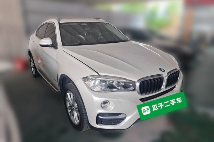 Used BMW X6 2015 xDrive35i Leading Model Front Right 45 Deg
