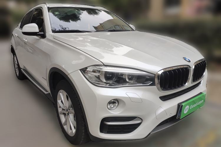 Used BMW X6 2015 xDrive28i Front Right 45 Deg