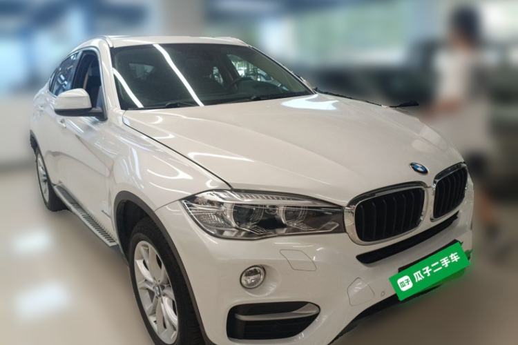 Used BMW X6  Front Right 45 Deg