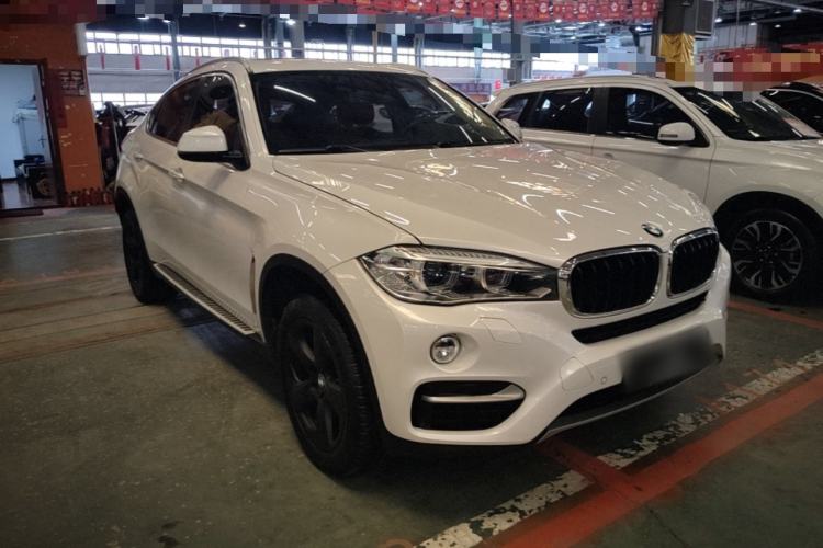 Used BMW X6 2015 xDrive35i Leading Model Front Right 45 Deg