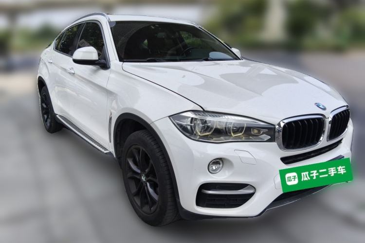 Used BMW X6  Front Right 45 Deg
