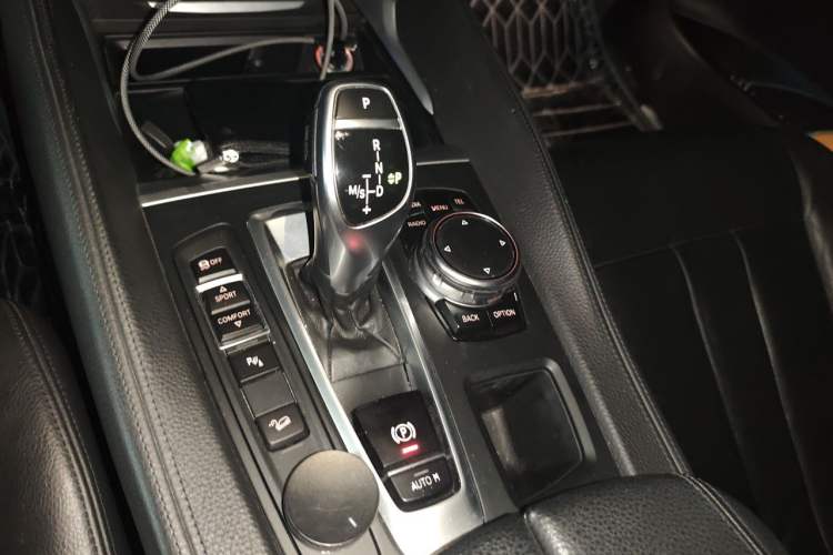 Used BMW X6 2015 xDrive35i Luxury Edition Gear Lever