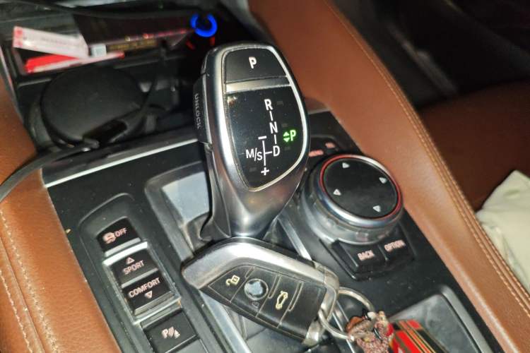 Used BMW X6 2015 xDrive35i Luxury Edition Gear Lever