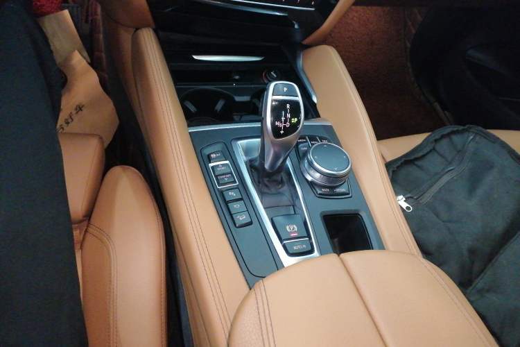 Used BMW X6 2015 xDrive35i Leading Model Gear Lever