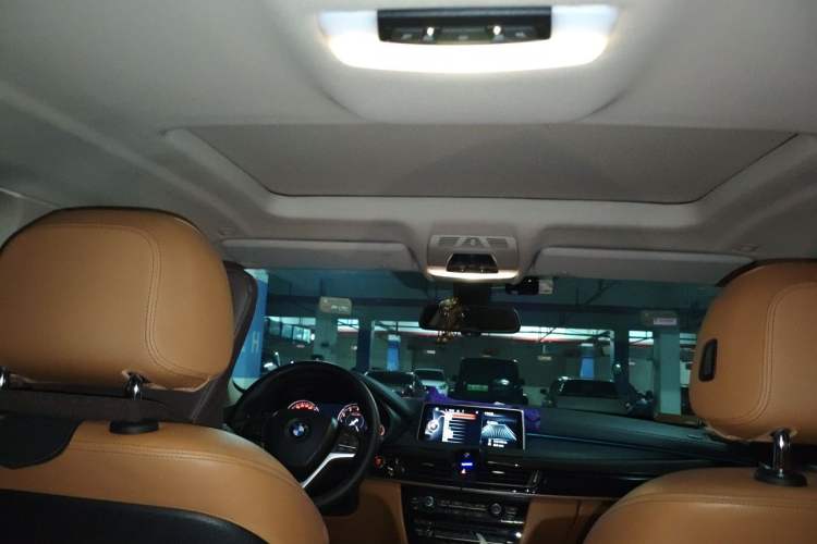 Used BMW X6 2015 xDrive35i Leading Model Headliner