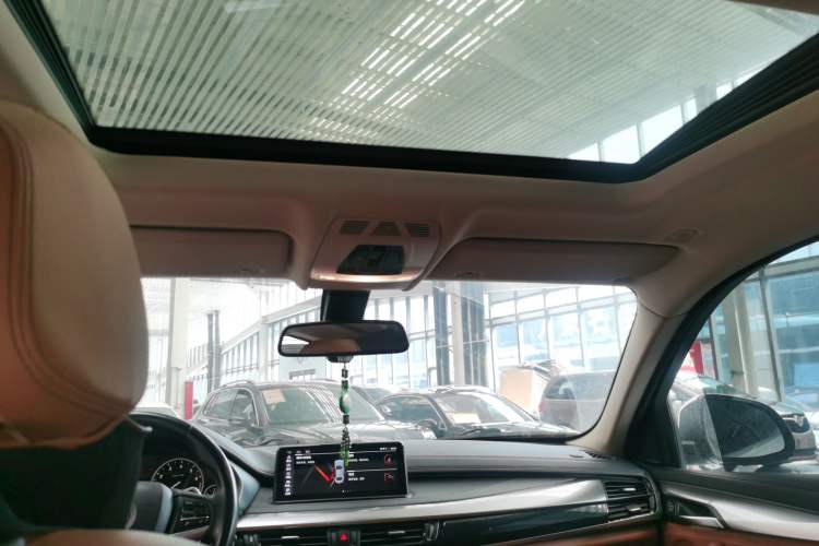 Used BMW X6 2015 xDrive35i Leading Model Headliner