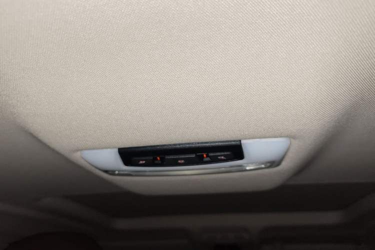 Used BMW X6 2015 xDrive28i Headliner