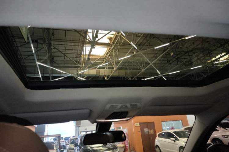 Used BMW X6 2015 xDrive35i Leading Model Headliner