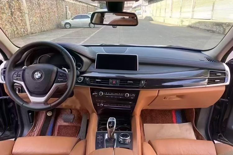 Used BMW X6 2015 xDrive35i Leading Model Interior 1