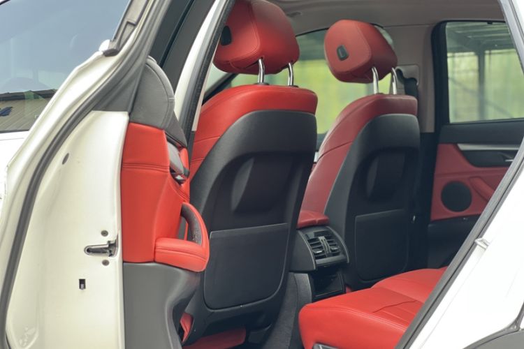 Used BMW X6 2015 xDrive35i U.S. specification Interior 1