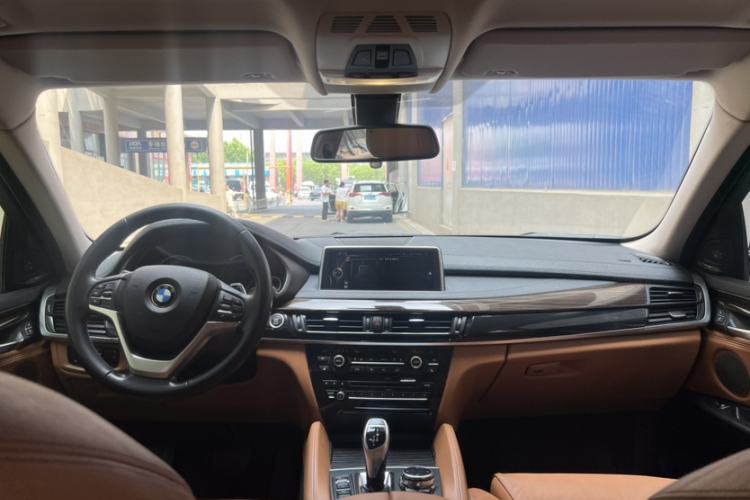 Used BMW X6 2015 xDrive35i Luxury Edition Interior 2