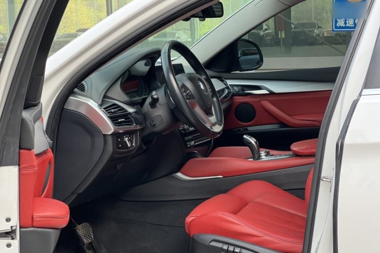 Used BMW X6 2015 xDrive35i U.S. specification Interior 3