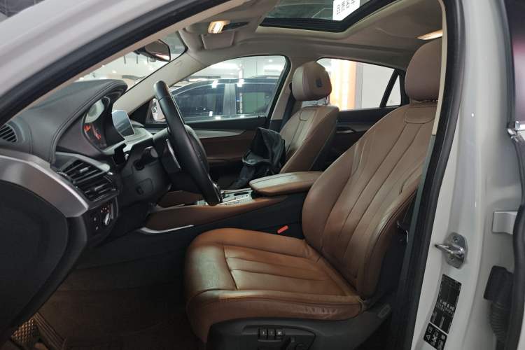 Used BMW X6 2015 xDrive35i Leading Model Left Front Seat