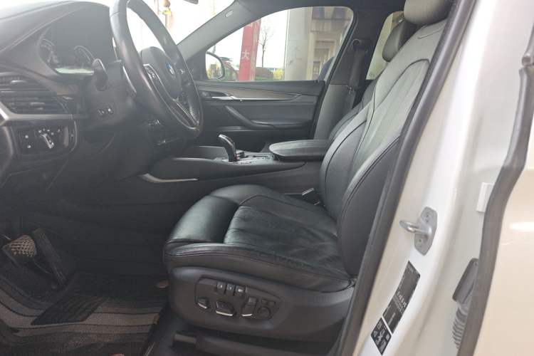 Used BMW X6 2015 xDrive50i M Sport model Left Front Seat