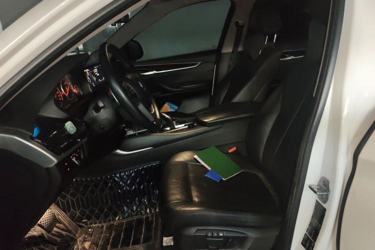 Used BMW X6 2015 xDrive35i Luxury Edition Left Front Seat