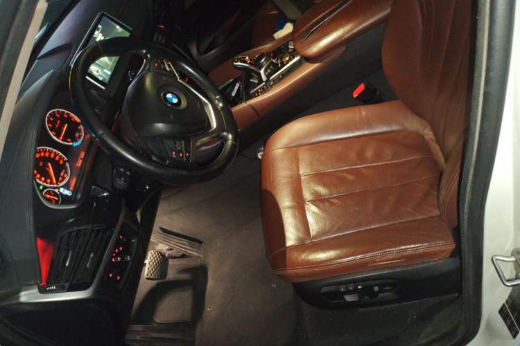 Used BMW X6 2015 xDrive35i Luxury Edition Left Front Seat