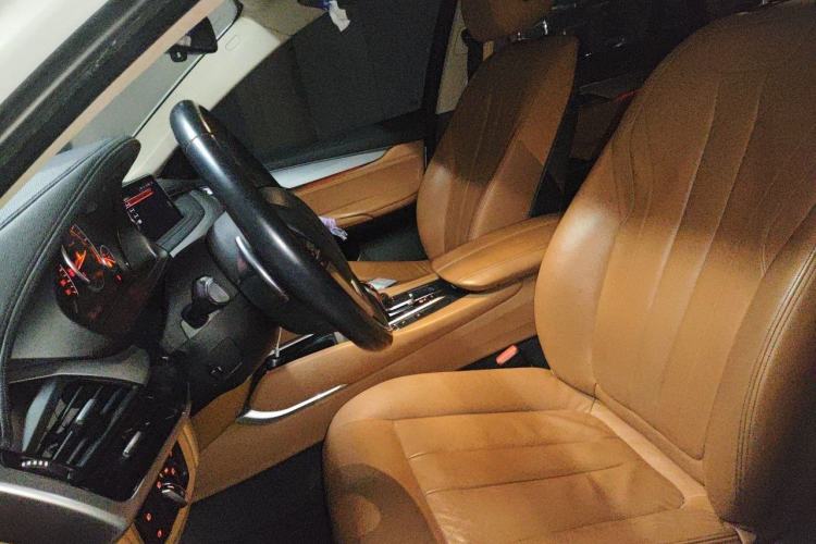 Used BMW X6 2015 xDrive35i Leading Model Left Front Seat