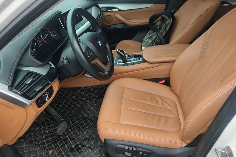 Used BMW X6 2015 xDrive35i Leading Model Left Front Seat