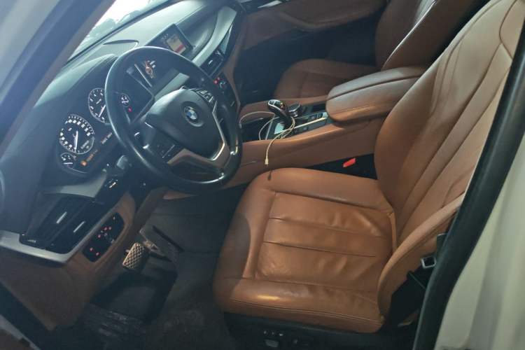 Used BMW X6 2015 xDrive35i Leading Model Left Front Seat