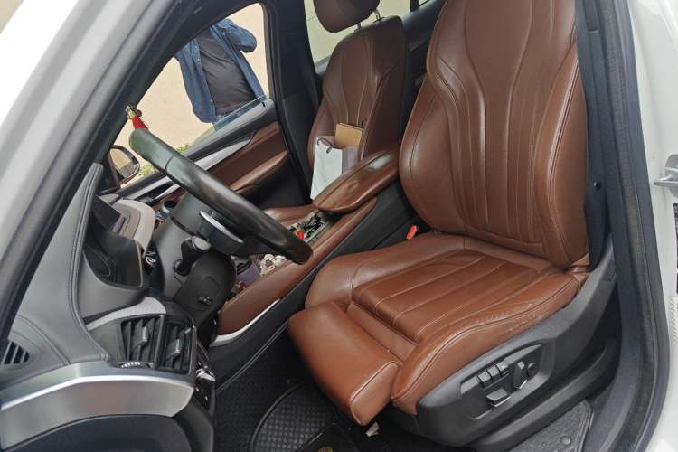 Used BMW X6 2015 xDrive35i Luxury Edition Left Front Seat