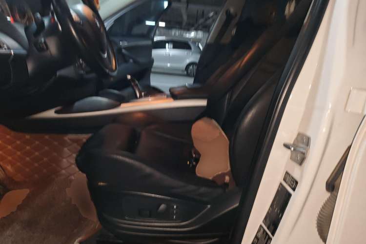 Used BMW X6 2015 xDrive35i Leading Model Left Front Seat