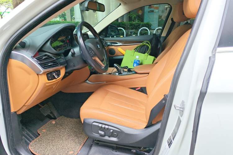 Used BMW X6 2015 xDrive35i Leading Model Left Front Seat