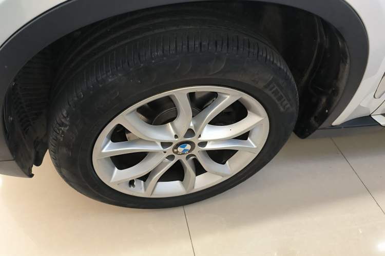 Used BMW X6 2015 xDrive35i Leading Model Left Front Wheel Hub