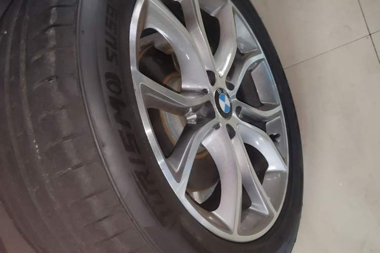 Used BMW X6 2015 xDrive28i Left Front Wheel Hub