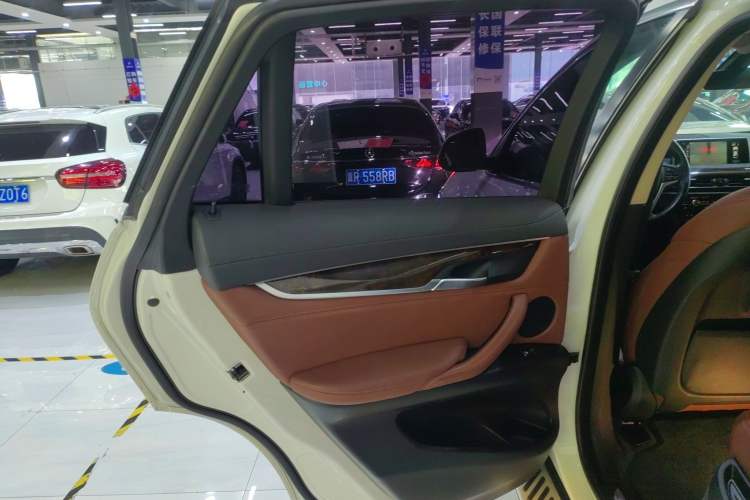 Used BMW X6 2015 xDrive28i Left Rear Door Interior