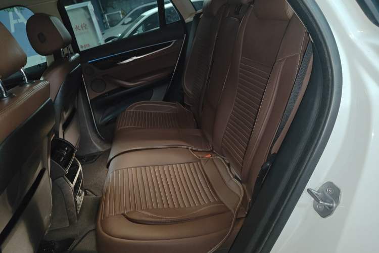 Used BMW X6 2015 xDrive35i Luxury Edition Left Rear Seat