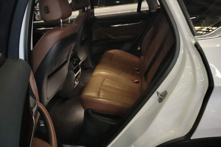 Used BMW X6 2015 xDrive35i Leading Model Left Rear Seat